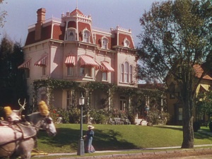 The Classic Hollywood Town at the Dawn of Suburbia